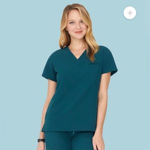 NWT Mandala Scrub Top, green
